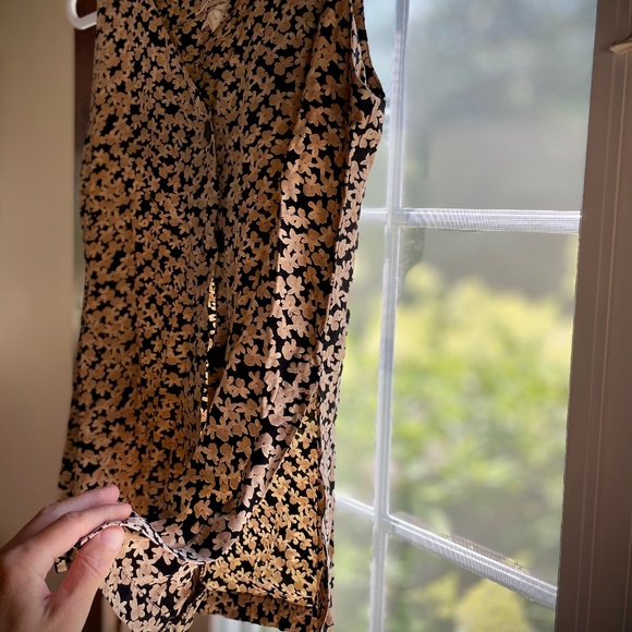 Womens Top - Picture 2 of 3